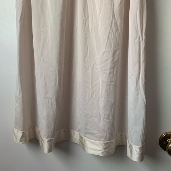 Silky night gown - Picture 6 of 6